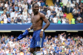 爱游戏体育平台-法甲激情盛宴：一场比赛胜负的关键瞬间，法甲竞争激烈