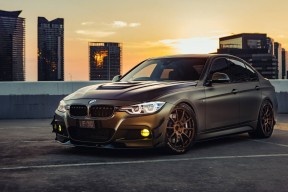 爱游戏电竞竞猜-【比赛现场】运动员自我调节战术应对突发情况，运动员调节情绪的方法