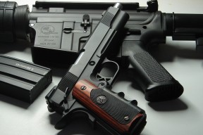 爱游戏中国电竞-拜仁3-2多特，莱万梅开二度助力，拜仁5-1狂胜 莱万梅开二度